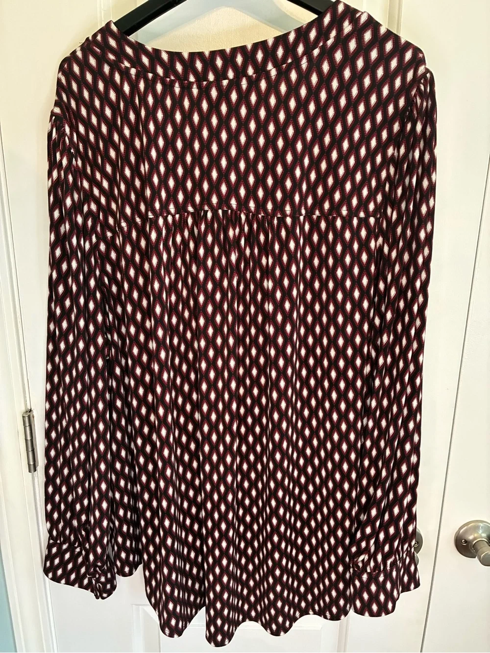 Lane Bryant Burgundy and Cream Geometric V-Neck Long Sleeve Top 26/28